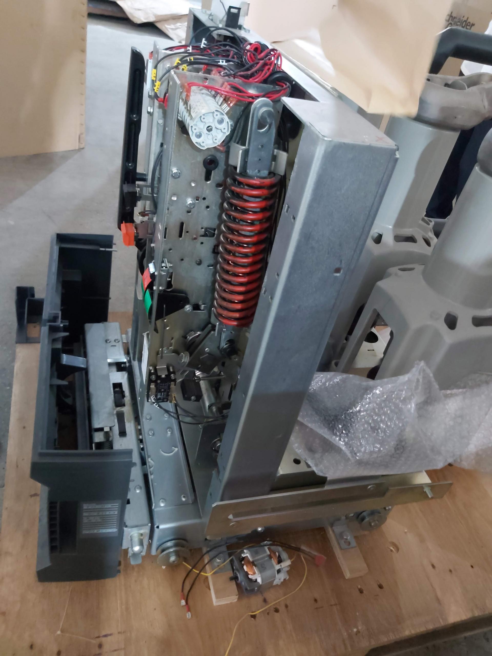 Sửa chữa máy cắt trung hạ thế VCB ACB, MCCB